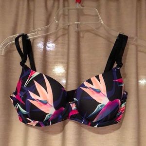 NWOT Victoria Secret Pink Bra 32C